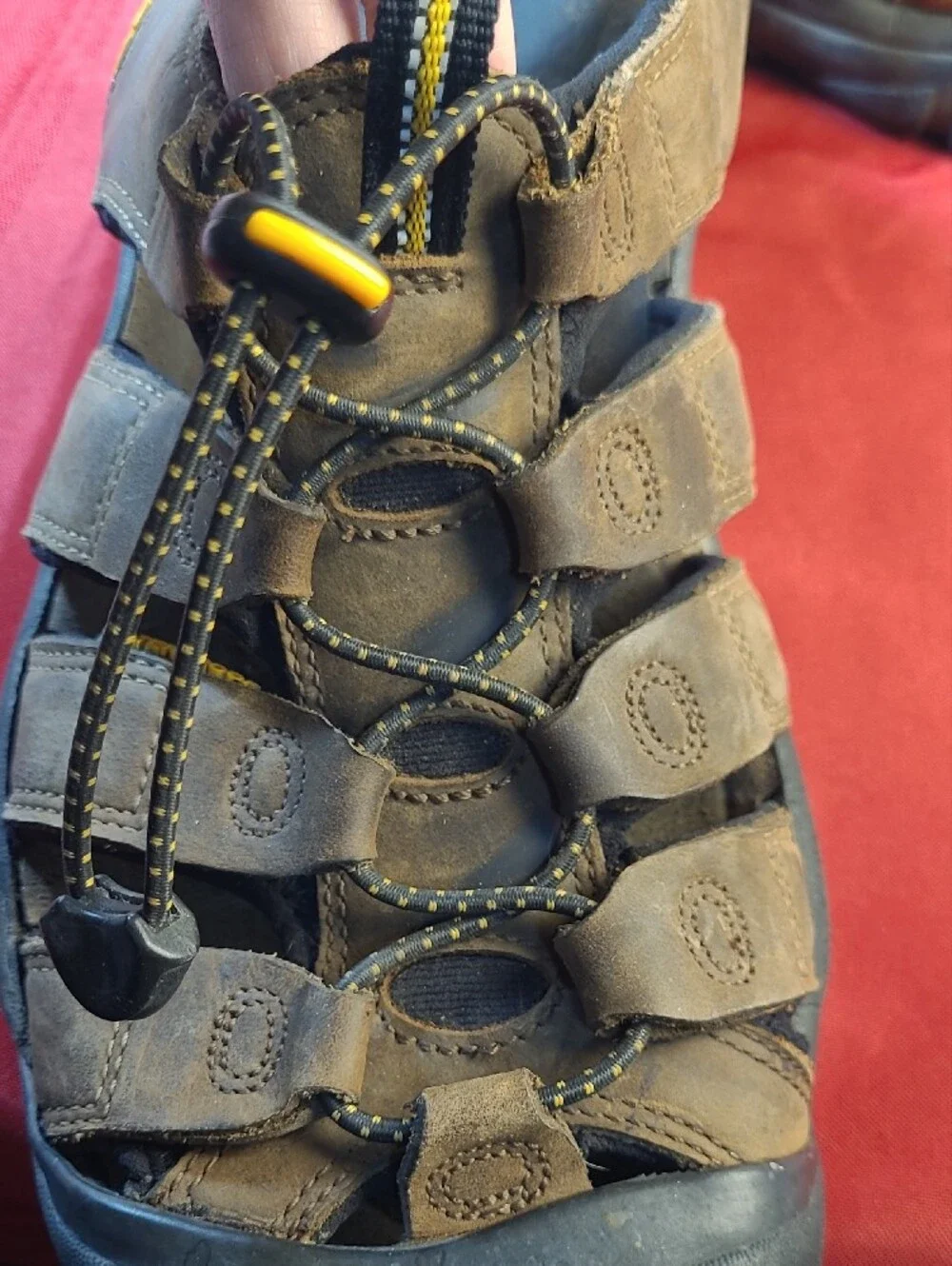 Keen Newport H2 Brown Men Closed-Toe Leather Hiking Sandals with Yellow Accents